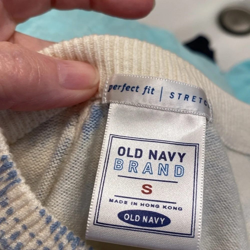 Old Navy cream background